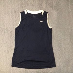 Women’s medium nike tennis shirt GUC
